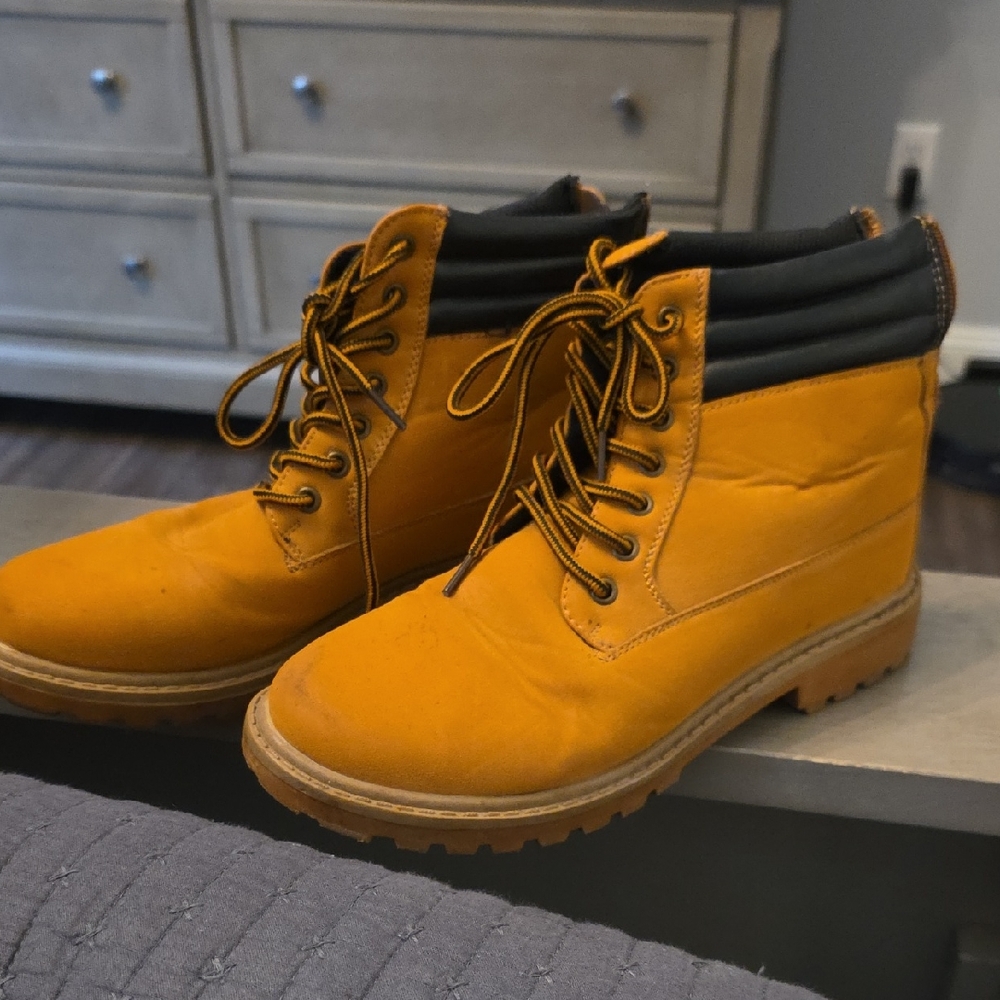 Women's Yellow Lace-Up Ankle Boots with Padded Collar